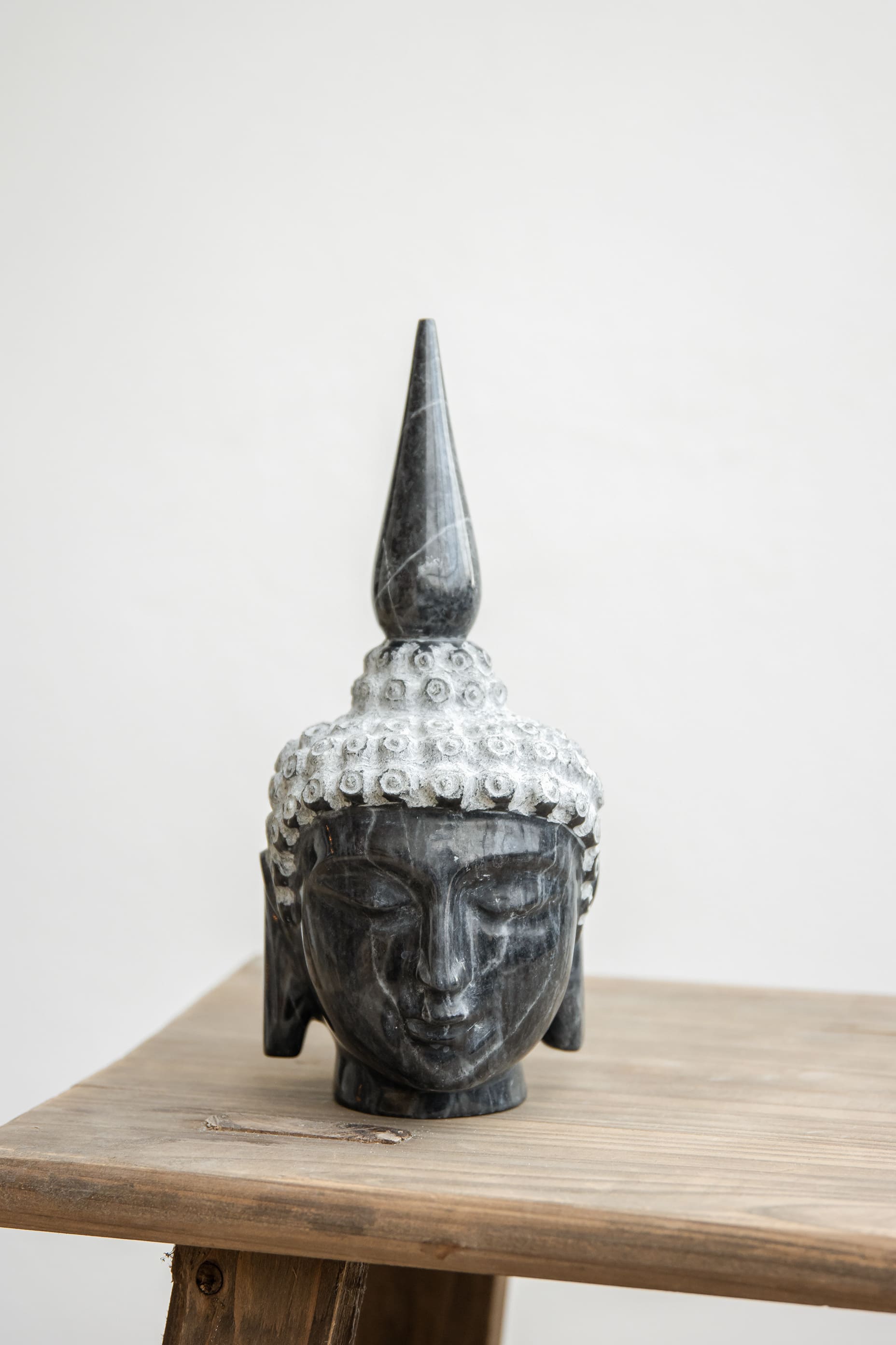 Buddha Head – dark marble